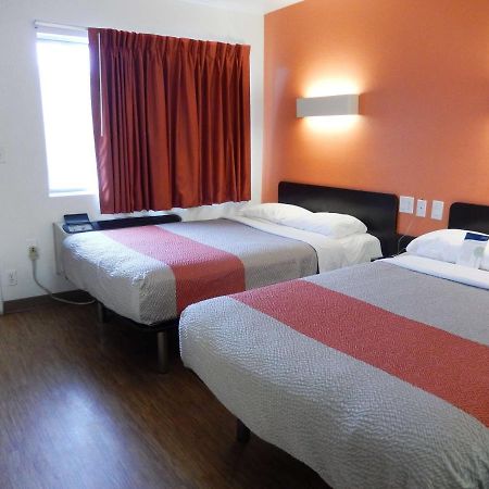 Motel 6-Clute, Tx Zewnętrze zdjęcie