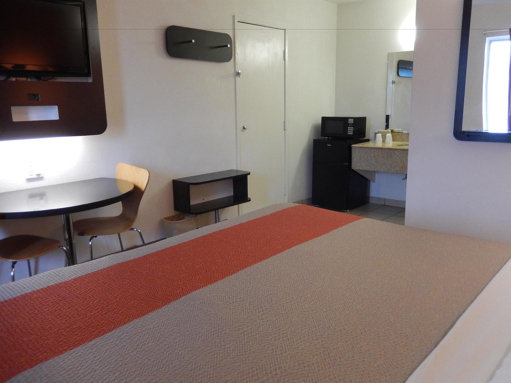 Motel 6-Clute, Tx Zewnętrze zdjęcie