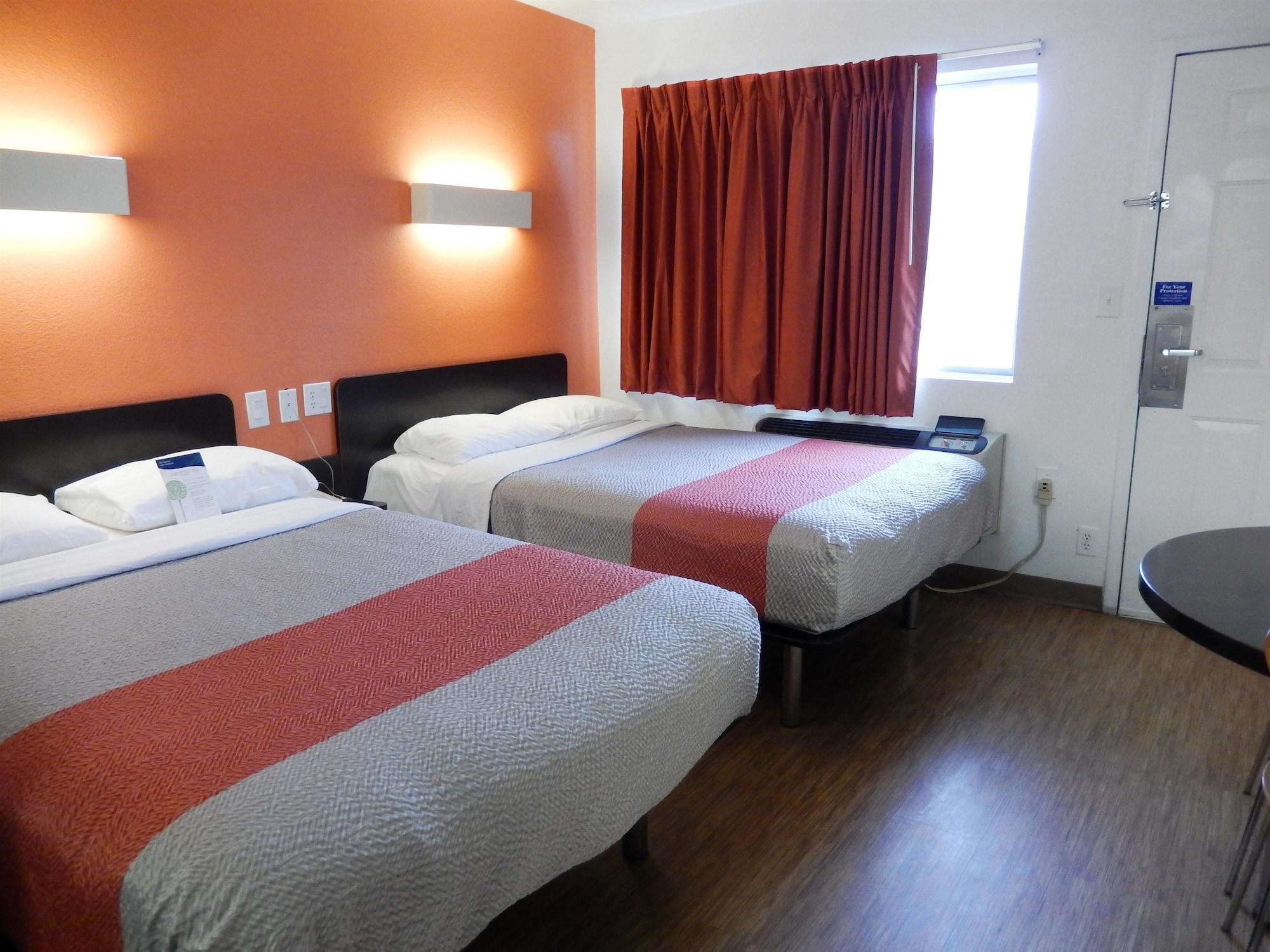 Motel 6-Clute, Tx Zewnętrze zdjęcie