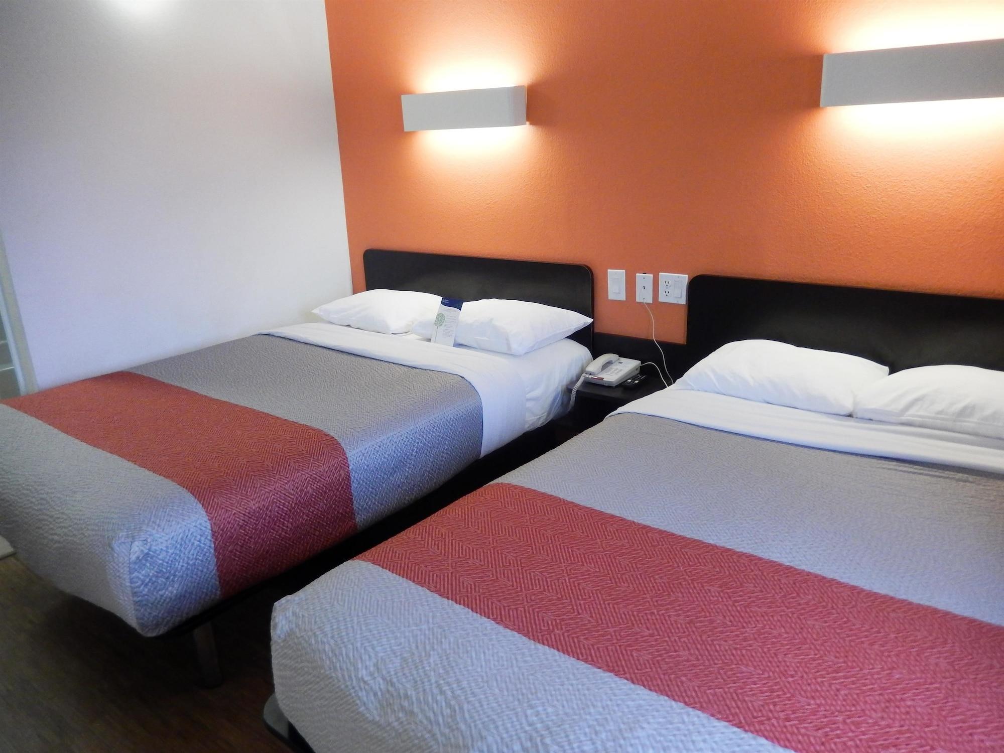 Motel 6-Clute, Tx Zewnętrze zdjęcie